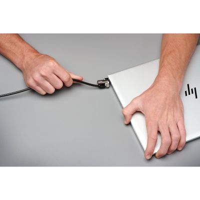 11. Blokada Kensington NanoSaver® K64444WW do laptopa, otwierana kluczem