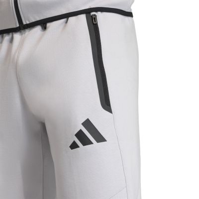 3. Spodnie adidas Tiro Travel Sweat KF6071