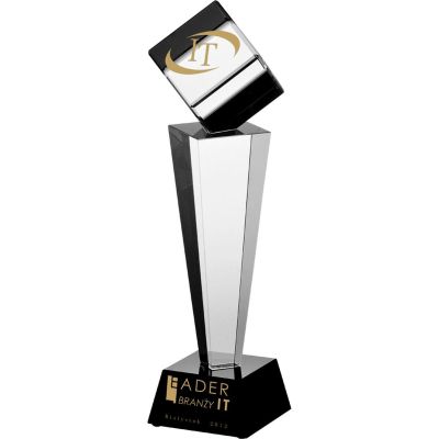 5. Trofeum szklane grawerowane z etui + wypełnienie farbą