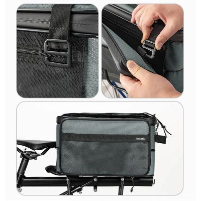 17. Torba rowerowa Rockbros A30 ROAD TO SKY składana na bagażnik 15-30 l - szara