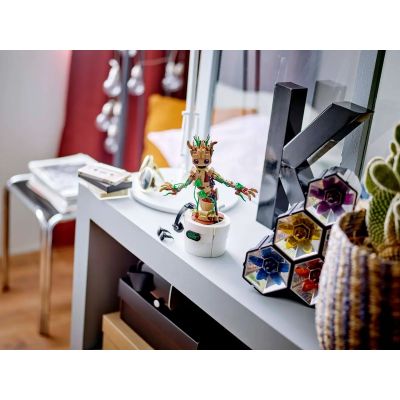 8. LEGO Super Heroes 76297 Tańczący Groot