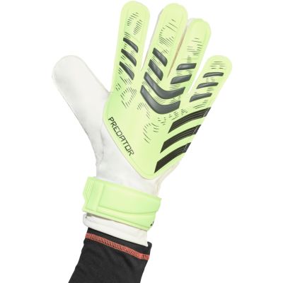 8. Rękawice bramkarskie adidas Predator Training M JN5356