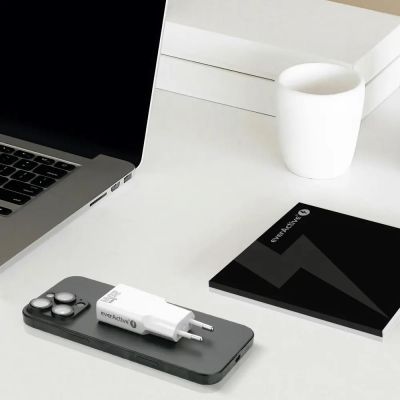 14. EVERACTIVE ŁADOWARKA SIECIOWA 1 X USB, 1 X USB-C QUICK CHARGE 3.0 20W SUPER SLIM BIAŁA SC-340Q