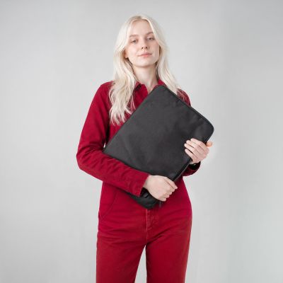 5. Torba na laptop Wozinsky WTNP-17B 17" z chowaną rączką - czarna