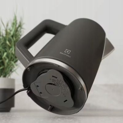 7. Czajnik ELECTROLUX E5K1-6AN