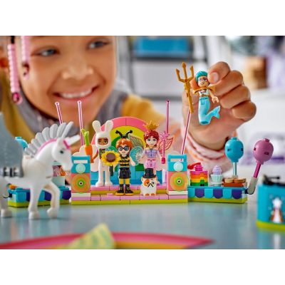 11. LEGO FRIENDS 42661 COSTUME PLEGO ARTY WITH UNICORN & FAIRY