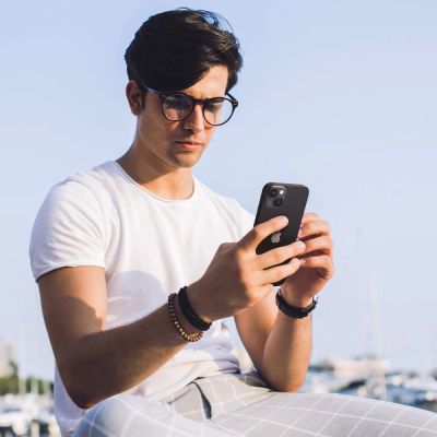 2. Osłona aparatu Spigen Glas.tR EZ Fit Optik Camera Protector na iPhone 14 / Plus / 15 / Plus - czarna 2 szt.
