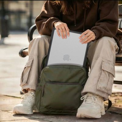 10. Etui Tech-Protect Velar na MacBook Neo 13" 2026 - przezroczyste
