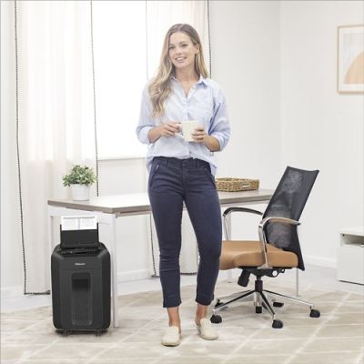 9. Fellowes Niszczarka AutoMAX 90M Mini-Cut czarna