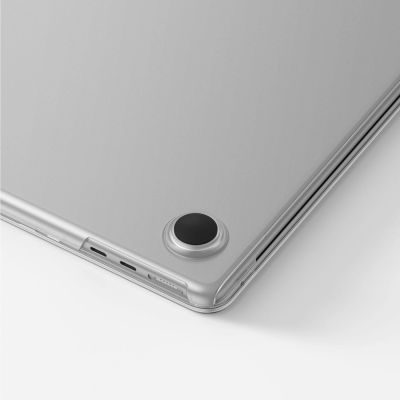 7. Etui AMAZINGTHING Titan Hardshell na MacBook Air M5 16" - przezroczyste