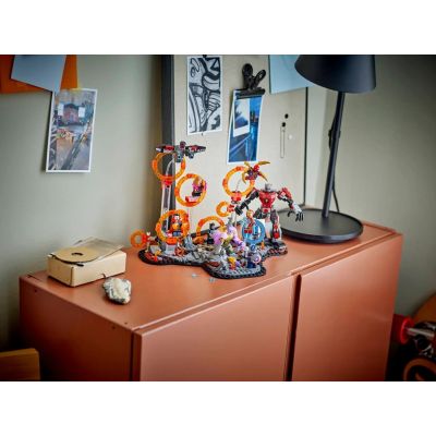 9. LEGO Super Heroes 76323 Avengers: Koniec gry