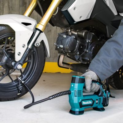 5. Mini kompresor akumulatorowy 12V MP100DZ MAKITA