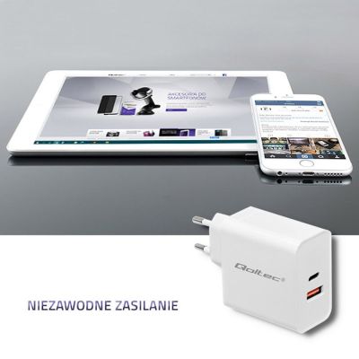 7. QOLTEC ŁADOWARKA SIECIOWA 63W | 5-20V | 1.5-3A | USB TYP C PD | USB QC 3.0 | BIAŁA