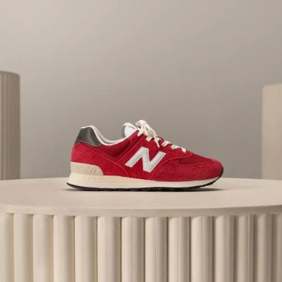 27. Buty New Balance M U574HR2