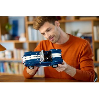 23. LEGO ICONS 10357 Shelby Cobra 427 S/C