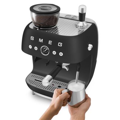 5. Smeg EGF03BLMEU ekspres do kawy Ręczny Ekspres do espresso 2,4 l