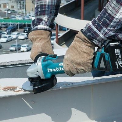 10. Makita DGA 504 Z szlifierka kątowa 12,5 cm 11000 RPM 2,3 kg