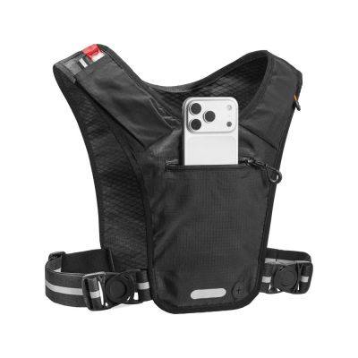 4. Kamizelka do biegania Spigen A720 Dynamic Shield L-XL - czarna