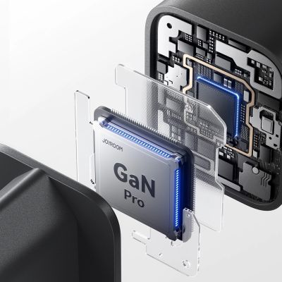 11. Ładowarka sieciowa Joyroom JR-TO1 GaN 45 USB-C Lightning USB-A - czarna