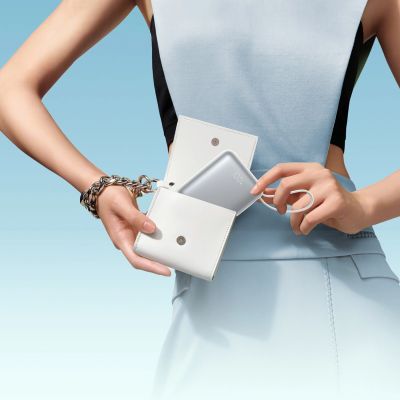 7. Powerbank Joyroom JR-PBF27 10000mAh 22.5W z wbudowanymi kablami USB-C i Lightning - biały