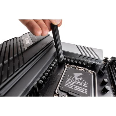 17. Chłodzenie wodne EK Water Blocks EK Nucleus AIO CR360 Dark, CPU