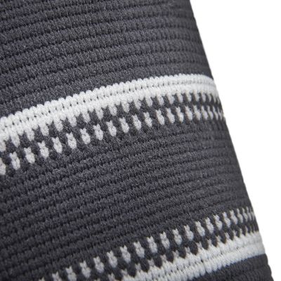 3. Opaska stabilizująca kolano adidas  S ADSU-12521BK