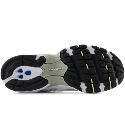 3. Buty New Balance MR530SGA