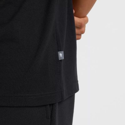 6. Koszulka New Balance Sport Graphic M MT51940BK