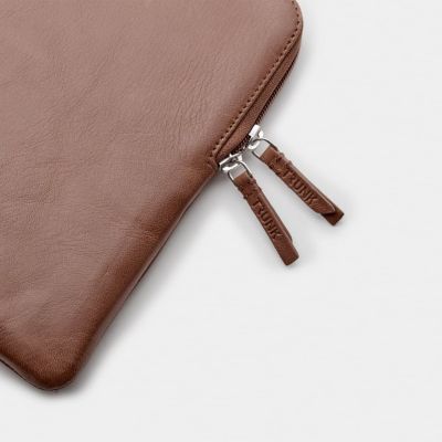 6. Etui na MacBooka Pro 14 cali - Trunk 14"