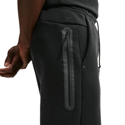 2. Spodenki Nike Tech IM0693-010