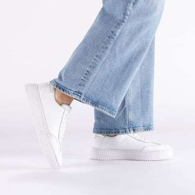 7. Skórzane półbuty damskie sportowe Rieker N9910-80