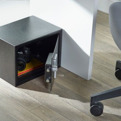 2. Yale Medium Electronic Value Safe Sejf podstawowy YSV domowy