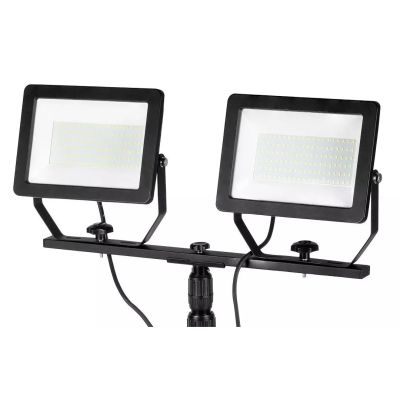 2. Reflektor podwójny 2x100W SMD LED 2 x 8500lm na statywie 1.8m