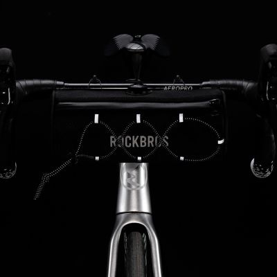 3. Torba rowerowa Rockbros TL002 ROAD TO SKY 1,5 l na kierownicę wodoodporna - czarna
