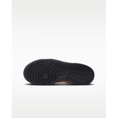 3. Buty damskie NIKE  DUNK LOW BDAY SE BG  (HQ9294-100)