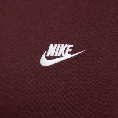 4. Koszulka męska Nike Club Tee burgundowa AR4997 652