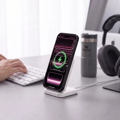 4. Etui Tech-Protect Wallet MagSafe na iPhone 17 Pro / 18 Pro - burgudnowe