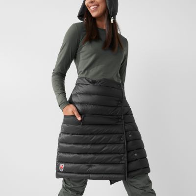 7. Spódnica trekkingowa damska Fjällräven Expedition Pack Down Skirt Black puchowa czarna (F86367-550)