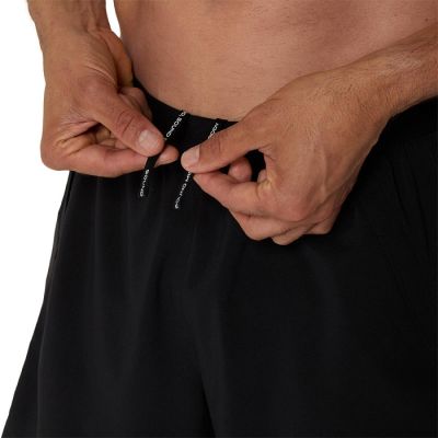 13. Spodenki Asics Road 2N1 7IN Short M 2011D246001