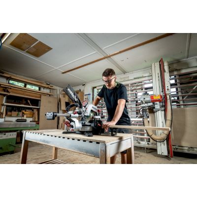 8. METABO. Piła ukośna KGS 18 LTX BL 254 Carcass