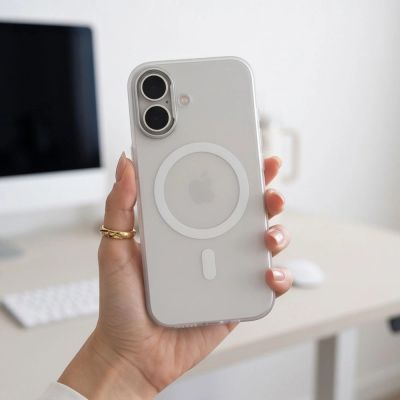 8. Etui Tech-Protect MagZero MagSafe na iPhone 17 - białe matowe