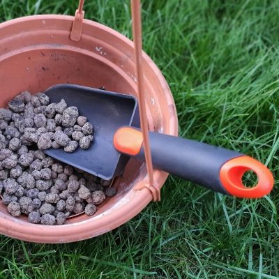 11. ŁOPATKA OGRODOWA UNIWERSALNA