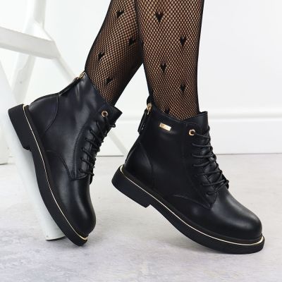 7. Skórzane botki damskie workery czarne Goe SS2N4101