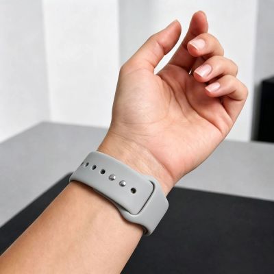 5. Pasek Tech-Protect Silicone na Apple Watch 44 / 45 / 46 / 49 mm - szary