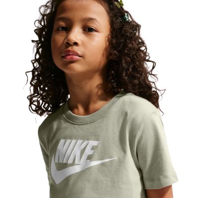 5. Koszulka dla dzieci Nike Sportswear zielona FZ5178 304