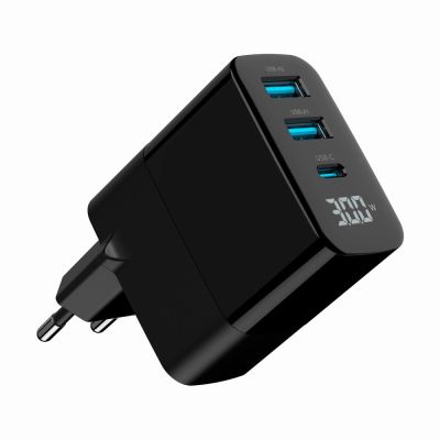 4. GEMBIRD 3-PORTOWA SZYBKA ŁADOWARKA SIECIOWA GAN (PD) USB (2X USB-A + 1X USB TYP-C), 30W, LCD, CZARNA