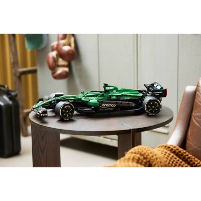 22. LEGO Technic 42240 - Bolid F1 Aston Martin Aramco AMR25
