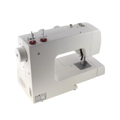 10. Maszyna do szycia ŁUCZNIK Karina 910