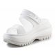 6. Chodaki Crocs Classic Mega Crush W 207989-100