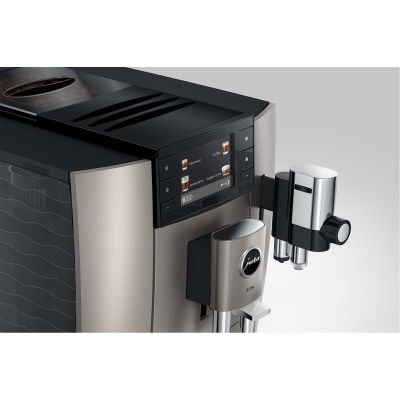 4. Ekspres do kawy Jura E8 Midnight Silver (ED)